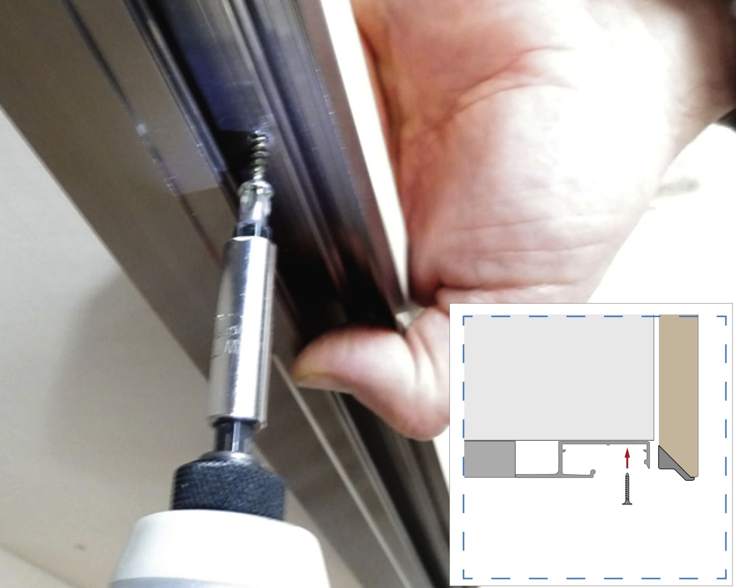 Relux Instalación mueble alto Relux Instalación mueble alto